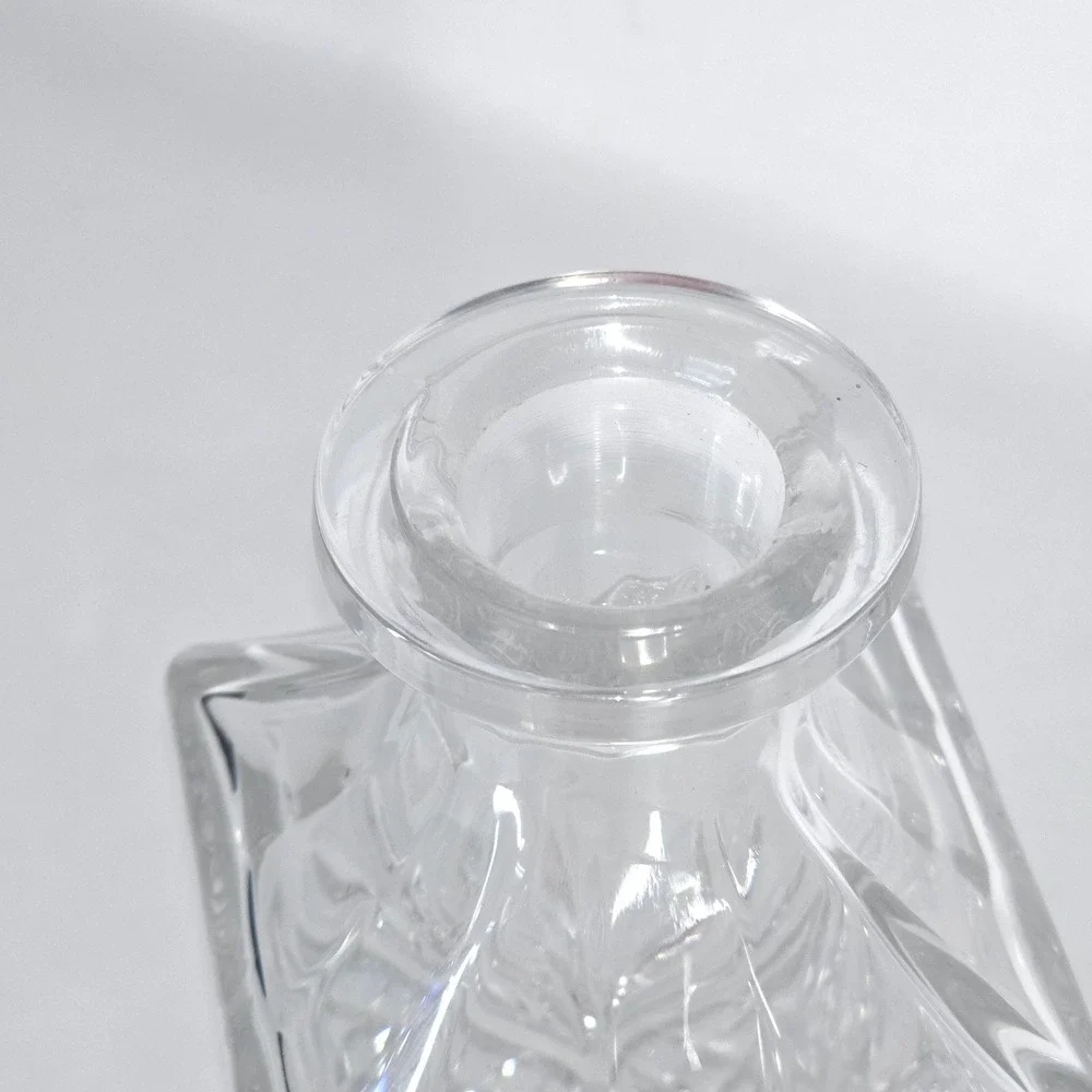 Cut Crystal Glass Whiskey Decanter‎ Square Stopper 9.5